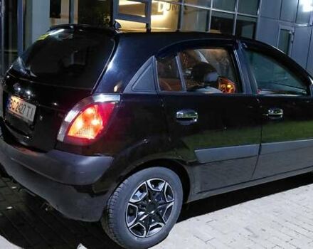 Черный Киа Рио, объемом двигателя 1.4 л и пробегом 293 тыс. км за 4500 $, фото 1 на Automoto.ua