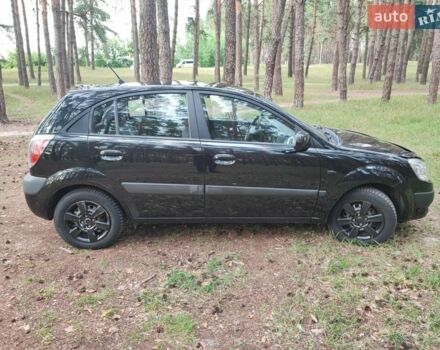 Чорний Кіа Ріо, об'ємом двигуна 1.34 л та пробігом 167 тис. км за 5000 $, фото 3 на Automoto.ua