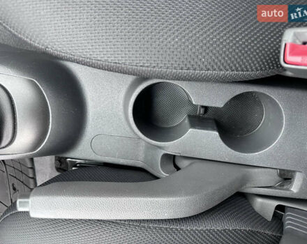 Черный Киа Рио, объемом двигателя 1.4 л и пробегом 158 тыс. км за 5000 $, фото 42 на Automoto.ua