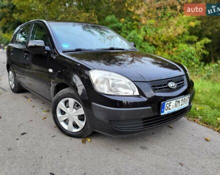 Черный Киа Рио, объемом двигателя 1.4 л и пробегом 184 тыс. км за 4999 $, фото 4 на Automoto.ua