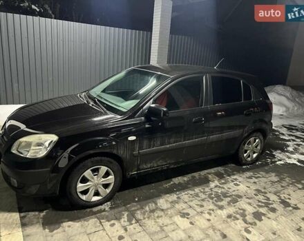 Чорний Кіа Ріо, об'ємом двигуна 1.4 л та пробігом 152 тис. км за 4500 $, фото 4 на Automoto.ua