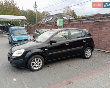 Черный Киа Рио, объемом двигателя 1.4 л и пробегом 203 тыс. км за 4499 $, фото 5 на Automoto.ua