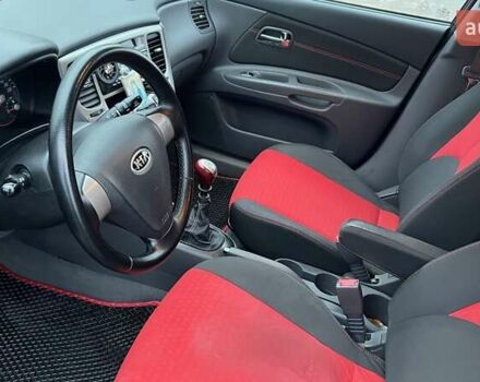 Черный Киа Рио, объемом двигателя 1.6 л и пробегом 230 тыс. км за 4900 $, фото 1 на Automoto.ua