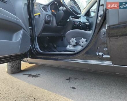 Чорний Кіа Ріо, об'ємом двигуна 1.4 л та пробігом 184 тис. км за 4800 $, фото 36 на Automoto.ua