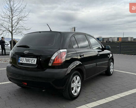 Черный Киа Рио, объемом двигателя 1.4 л и пробегом 151 тыс. км за 4000 $, фото 5 на Automoto.ua
