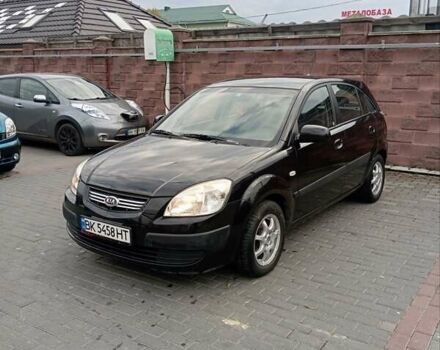 Черный Киа Рио, объемом двигателя 1.4 л и пробегом 203 тыс. км за 4499 $, фото 3 на Automoto.ua