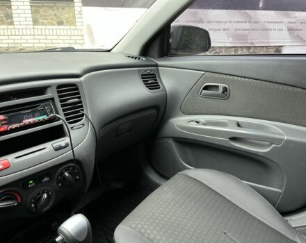 Чорний Кіа Ріо, об'ємом двигуна 1.4 л та пробігом 55 тис. км за 6800 $, фото 15 на Automoto.ua