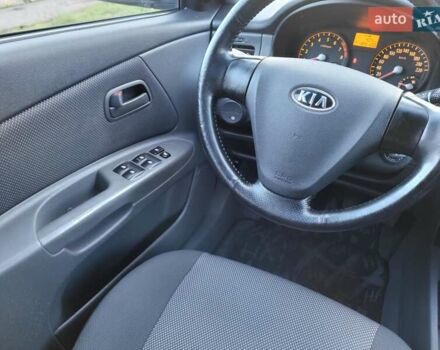 Чорний Кіа Ріо, об'ємом двигуна 1.4 л та пробігом 184 тис. км за 4800 $, фото 8 на Automoto.ua