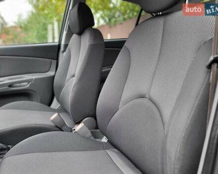 Черный Киа Рио, объемом двигателя 1.4 л и пробегом 184 тыс. км за 4999 $, фото 33 на Automoto.ua