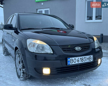 Черный Киа Рио, объемом двигателя 1.6 л и пробегом 233 тыс. км за 4199 $, фото 3 на Automoto.ua
