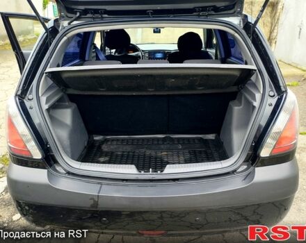 Черный Киа Рио, объемом двигателя 1.4 л и пробегом 110 тыс. км за 6399 $, фото 6 на Automoto.ua