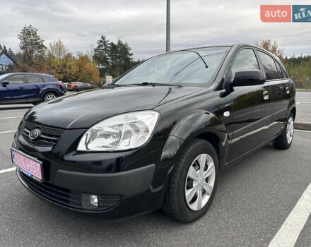 Черный Киа Рио, объемом двигателя 1.4 л и пробегом 158 тыс. км за 5000 $, фото 2 на Automoto.ua