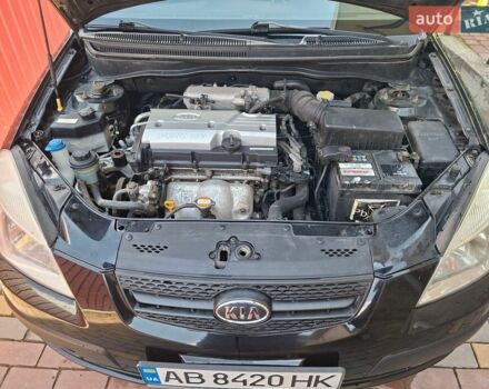 Черный Киа Рио, объемом двигателя 1.4 л и пробегом 205 тыс. км за 3800 $, фото 5 на Automoto.ua