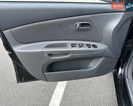 Черный Киа Рио, объемом двигателя 1.4 л и пробегом 158 тыс. км за 5000 $, фото 27 на Automoto.ua