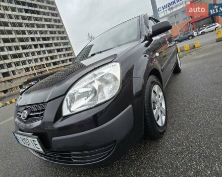Черный Киа Рио, объемом двигателя 1.4 л и пробегом 250 тыс. км за 4300 $, фото 9 на Automoto.ua