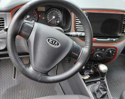 Черный Киа Рио, объемом двигателя 0 л и пробегом 292 тыс. км за 4500 $, фото 6 на Automoto.ua
