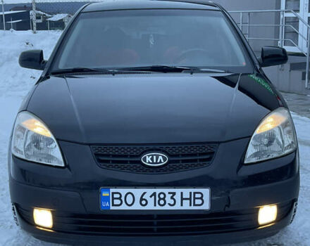 Черный Киа Рио, объемом двигателя 1.6 л и пробегом 233 тыс. км за 4199 $, фото 4 на Automoto.ua