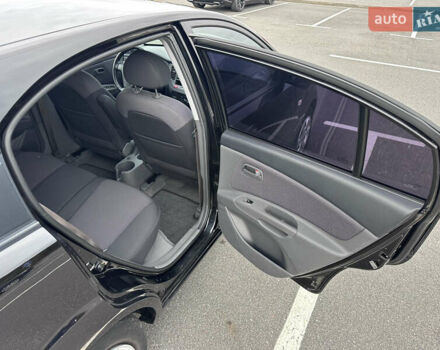 Черный Киа Рио, объемом двигателя 1.4 л и пробегом 158 тыс. км за 5000 $, фото 47 на Automoto.ua