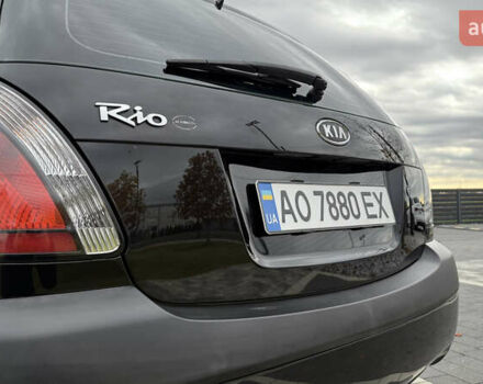 Черный Киа Рио, объемом двигателя 1.4 л и пробегом 151 тыс. км за 4000 $, фото 7 на Automoto.ua