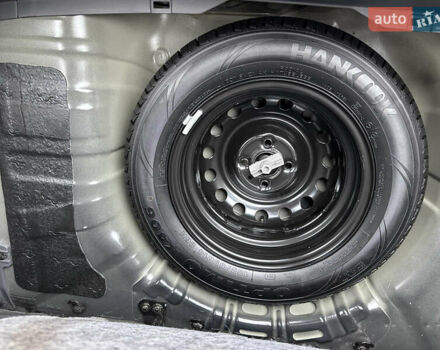 Черный Киа Рио, объемом двигателя 1.4 л и пробегом 158 тыс. км за 5000 $, фото 16 на Automoto.ua