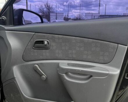 Черный Киа Рио, объемом двигателя 1.4 л и пробегом 30 тыс. км за 2900 $, фото 4 на Automoto.ua
