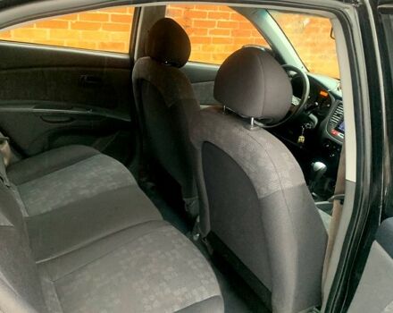 Черный Киа Рио, объемом двигателя 1.4 л и пробегом 860 тыс. км за 5300 $, фото 9 на Automoto.ua