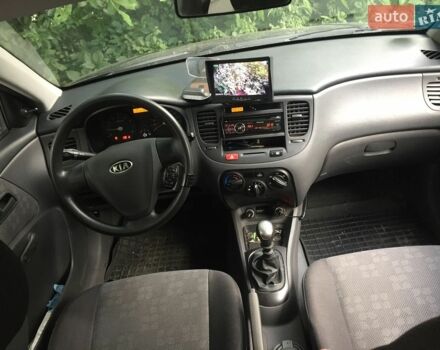 Чорний Кіа Ріо, об'ємом двигуна 1.4 л та пробігом 270 тис. км за 3600 $, фото 7 на Automoto.ua