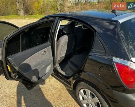 Черный Киа Рио, объемом двигателя 1.4 л и пробегом 103 тыс. км за 3400 $, фото 15 на Automoto.ua