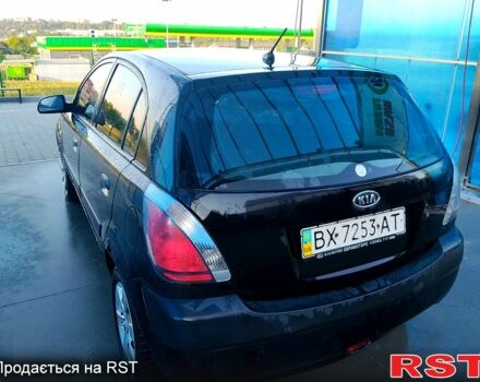 Черный Киа Рио, объемом двигателя 1.4 л и пробегом 349 тыс. км за 2599 $, фото 6 на Automoto.ua
