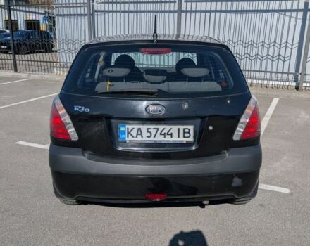Чорний Кіа Ріо, об'ємом двигуна 1.4 л та пробігом 287 тис. км за 4400 $, фото 2 на Automoto.ua