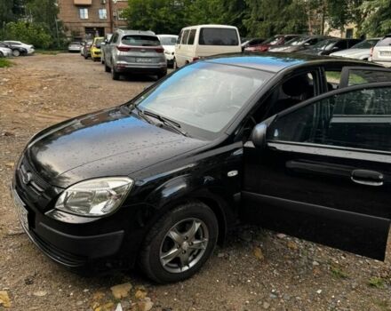 Чорний Кіа Ріо, об'ємом двигуна 1.4 л та пробігом 204 тис. км за 3888 $, фото 1 на Automoto.ua