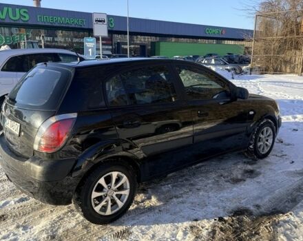Чорний Кіа Ріо, об'ємом двигуна 1.4 л та пробігом 208 тис. км за 6200 $, фото 2 на Automoto.ua