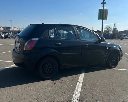Чорний Кіа Ріо, об'ємом двигуна 1.4 л та пробігом 167 тис. км за 2900 $, фото 6 на Automoto.ua
