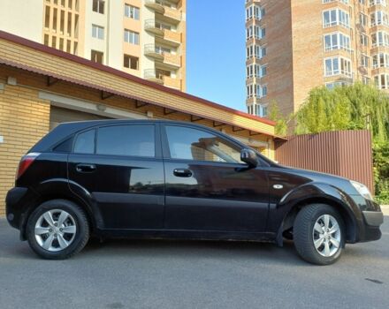Черный Киа Рио, объемом двигателя 1.4 л и пробегом 212 тыс. км за 4430 $, фото 4 на Automoto.ua