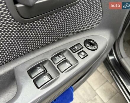 Черный Киа Рио, объемом двигателя 1.4 л и пробегом 166 тыс. км за 6000 $, фото 14 на Automoto.ua