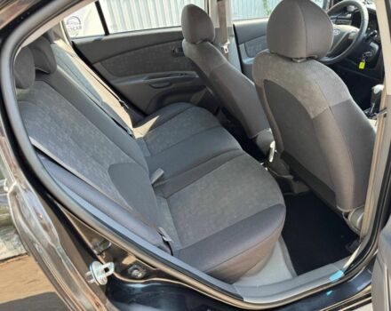 Черный Киа Рио, объемом двигателя 1.4 л и пробегом 160 тыс. км за 5993 $, фото 13 на Automoto.ua