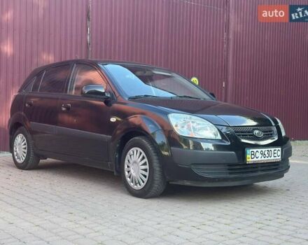 Черный Киа Рио, объемом двигателя 1.4 л и пробегом 102 тыс. км за 4499 $, фото 2 на Automoto.ua