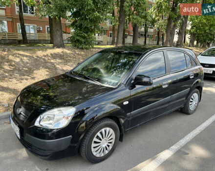Черный Киа Рио, объемом двигателя 1.4 л и пробегом 193 тыс. км за 5800 $, фото 4 на Automoto.ua