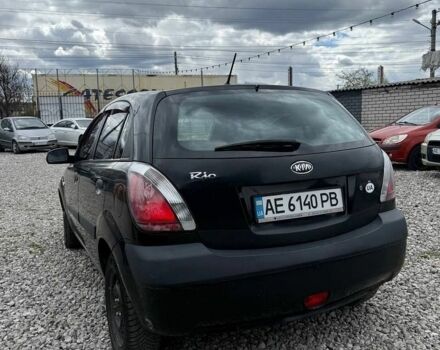 Черный Киа Рио, объемом двигателя 1.4 л и пробегом 250 тыс. км за 2600 $, фото 1 на Automoto.ua