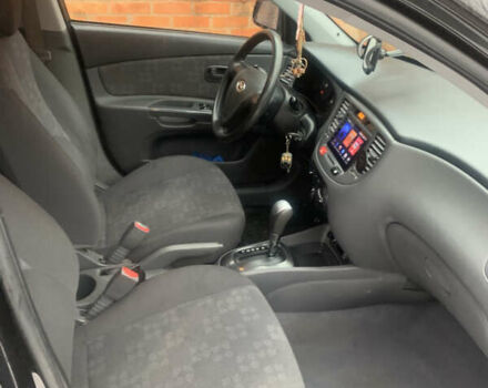 Черный Киа Рио, объемом двигателя 1.4 л и пробегом 86 тыс. км за 5300 $, фото 10 на Automoto.ua