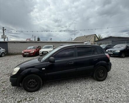 Черный Киа Рио, объемом двигателя 1.4 л и пробегом 250 тыс. км за 2600 $, фото 4 на Automoto.ua