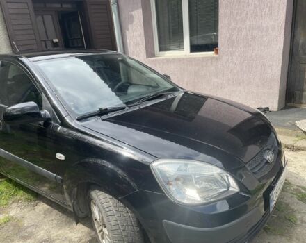 Черный Киа Рио, объемом двигателя 1.4 л и пробегом 260 тыс. км за 3600 $, фото 1 на Automoto.ua