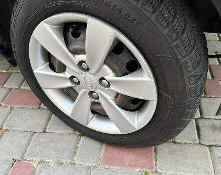 Черный Киа Рио, объемом двигателя 1.4 л и пробегом 269 тыс. км за 3400 $, фото 4 на Automoto.ua