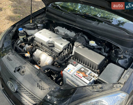 Черный Киа Рио, объемом двигателя 1.4 л и пробегом 193 тыс. км за 5800 $, фото 7 на Automoto.ua