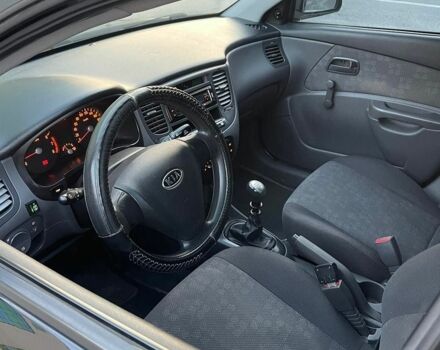 Черный Киа Рио, объемом двигателя 1.4 л и пробегом 230 тыс. км за 3850 $, фото 1 на Automoto.ua