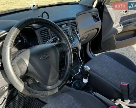 Черный Киа Рио, объемом двигателя 1.4 л и пробегом 103 тыс. км за 3400 $, фото 20 на Automoto.ua