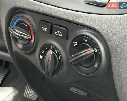 Черный Киа Рио, объемом двигателя 1.4 л и пробегом 166 тыс. км за 6000 $, фото 19 на Automoto.ua