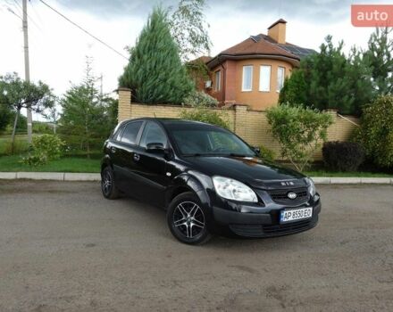 Черный Киа Рио, объемом двигателя 1.4 л и пробегом 216 тыс. км за 3700 $, фото 6 на Automoto.ua