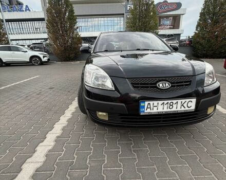 Чорний Кіа Ріо, об'ємом двигуна 1.4 л та пробігом 188 тис. км за 5100 $, фото 5 на Automoto.ua