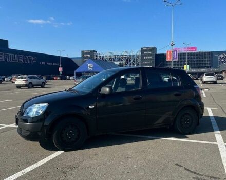 Чорний Кіа Ріо, об'ємом двигуна 1.4 л та пробігом 167 тис. км за 2900 $, фото 3 на Automoto.ua